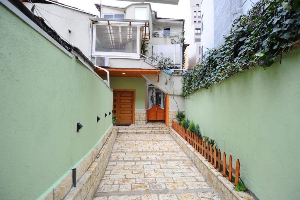 Апартаменти Grandpa House App.1 Тирана Екстер'єр фото
